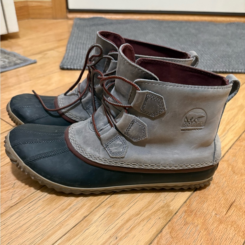 Sorel Out and About ankle boots